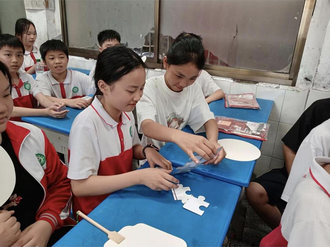 _南华学子创新心理课堂润童心_南华学子创新心理课堂润童心