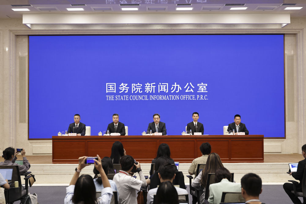 能源困局__中国现代发展成就小报