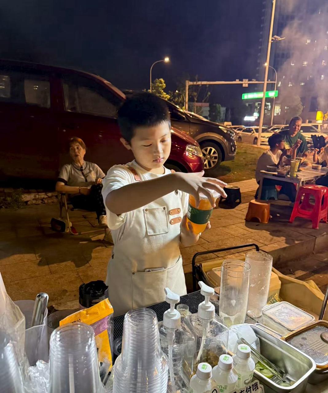 长沙摆摊赚钱吗_长沙摆摊规范点_