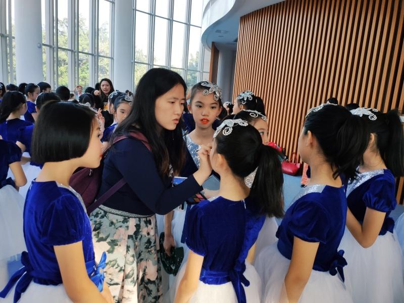 _三尺讲台的三代传承：长大后我就成了你_三尺讲台的三代传承：长大后我就成了你